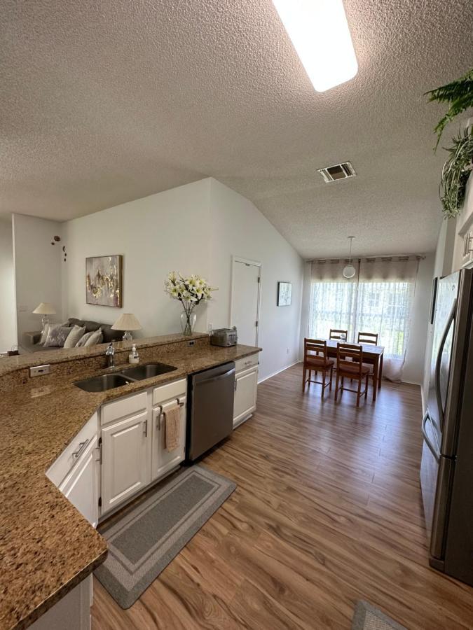 Private Pool With A Beautiful View Overlooking The Lake! Near Disney - Universal Kissimmee Exterior foto