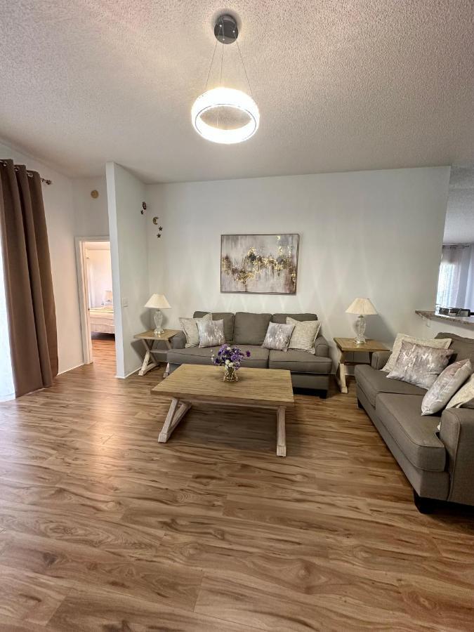 Private Pool With A Beautiful View Overlooking The Lake! Near Disney - Universal Kissimmee Exterior foto