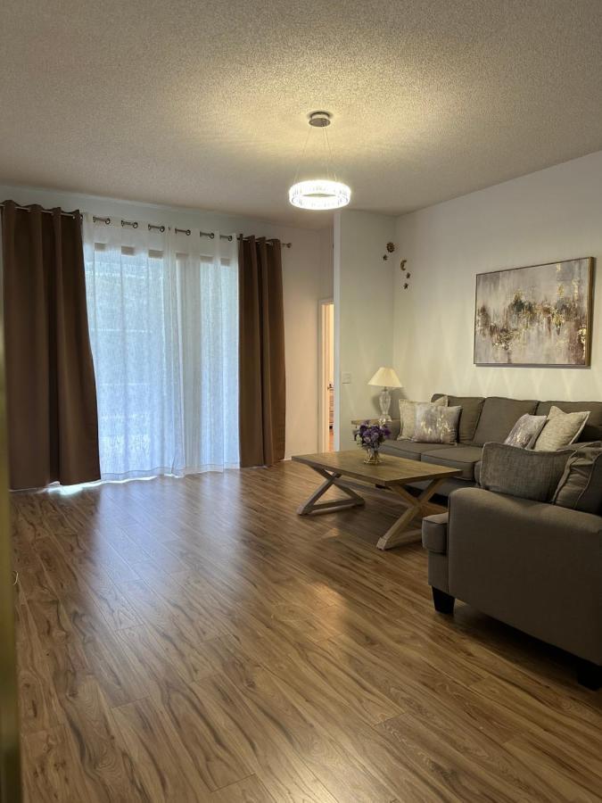 Private Pool With A Beautiful View Overlooking The Lake! Near Disney - Universal Kissimmee Exterior foto